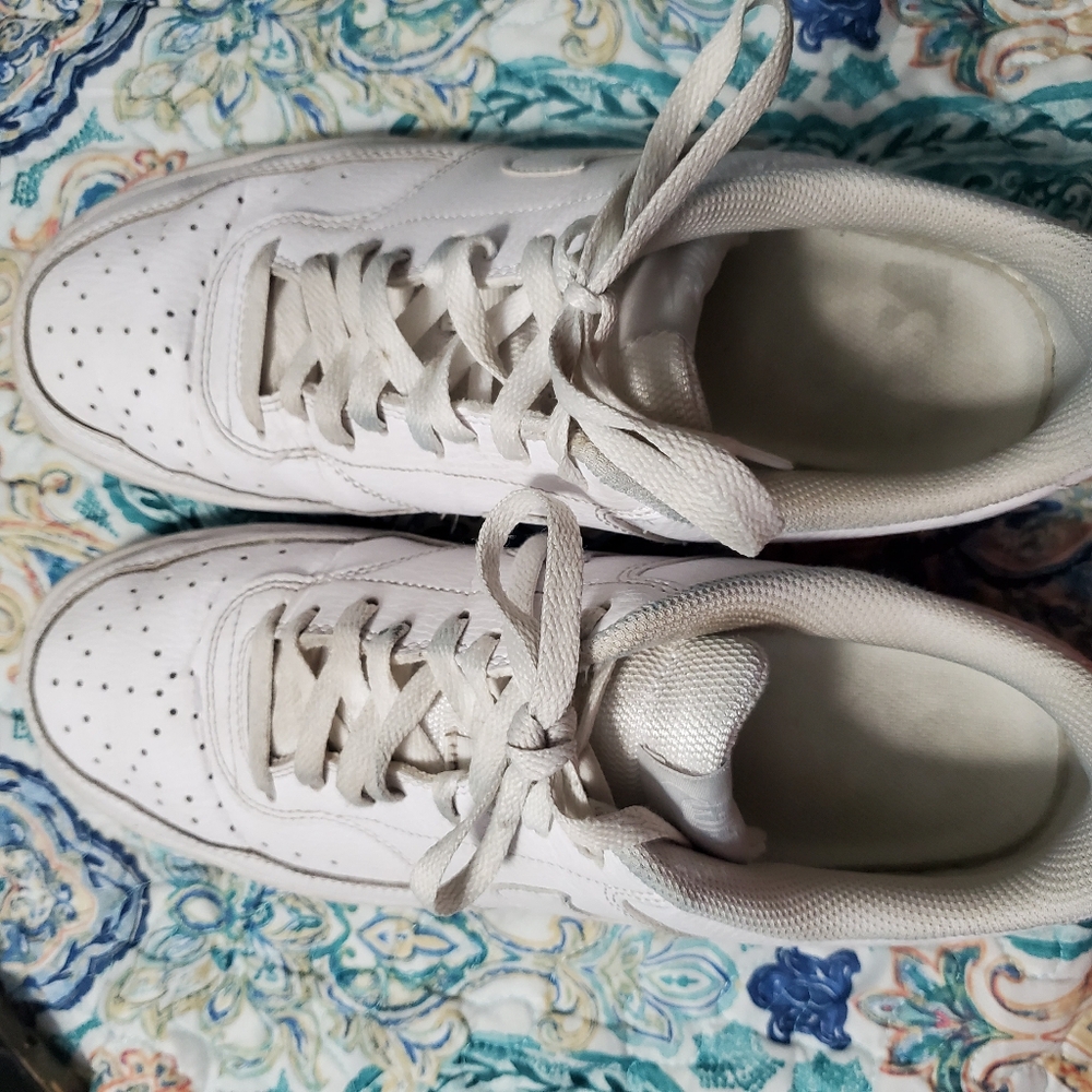 Used Men's Nike Court Vision size 10.5 #52